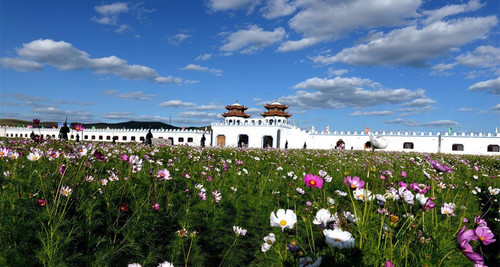 国庆-金秋坝上草原-骑马-免费烤全羊-篝火狂欢-神仙谷七彩森林-皇家鹿苑-闪电湖-大汉行宫-草原深度游!-绿野活动